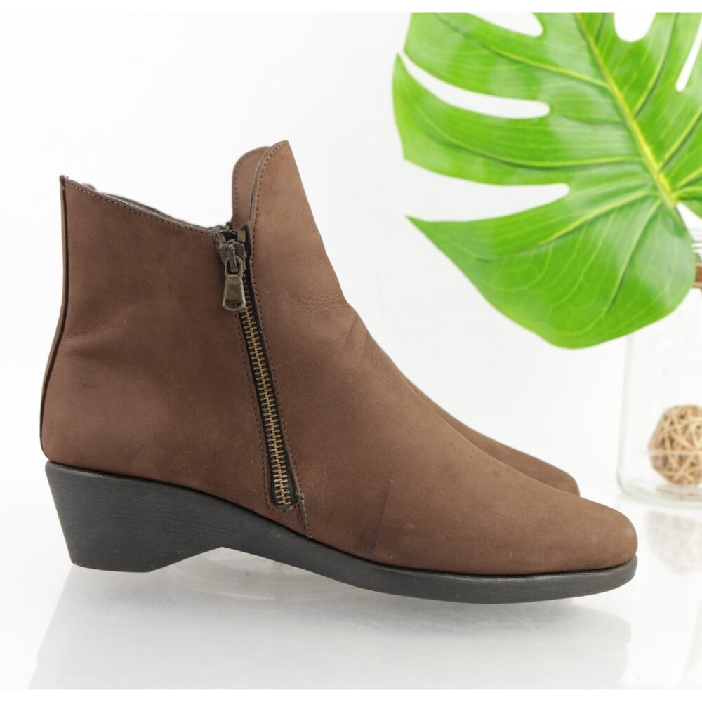 The Flexx Womens Boot Size 9 Brown Leather  Low Wedge Booties Fleece Lined Comfy